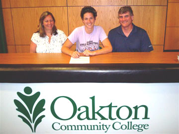 Maria Joyce and parents